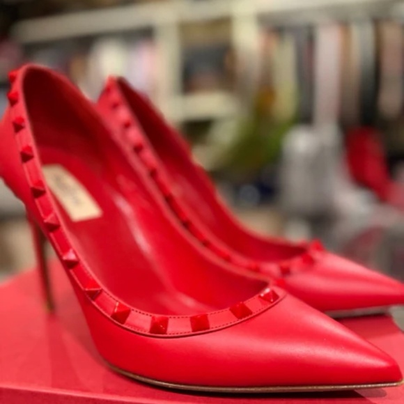 PRE OWNED VALENTINO GARAVANI RED TONAL ROCK STUD PUMP SZ 39 SHOE - Picture 3 of 4